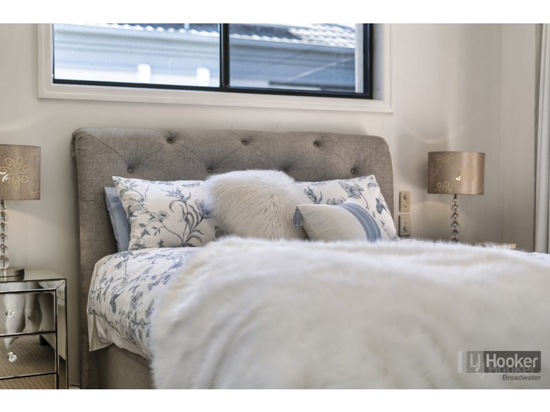 39 Ballybunyon Crescent, Hope Island QLD 4212