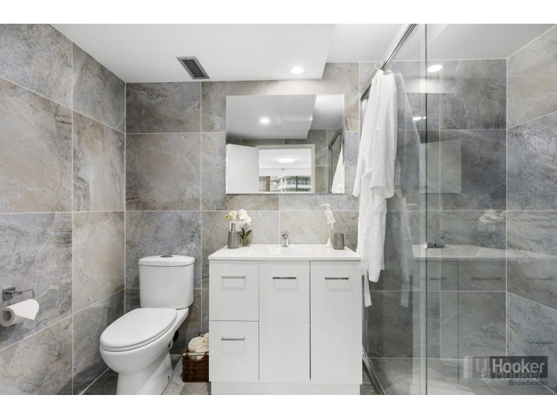 12/77 Brighton Parade, Southport QLD 4215