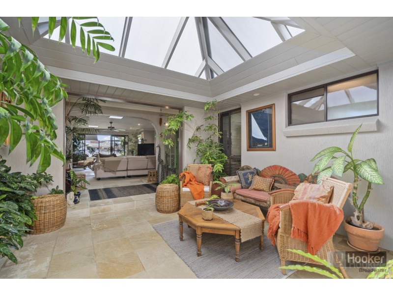 343 Bayview Street, Hollywell QLD 4216