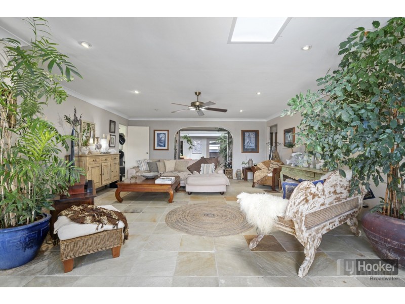 343 Bayview Street, Hollywell QLD 4216