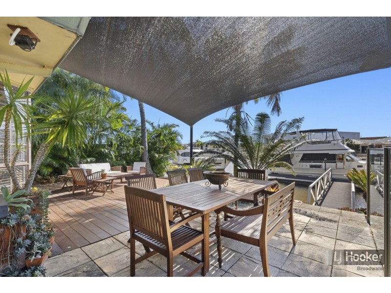 343 Bayview Street, Hollywell QLD 4216