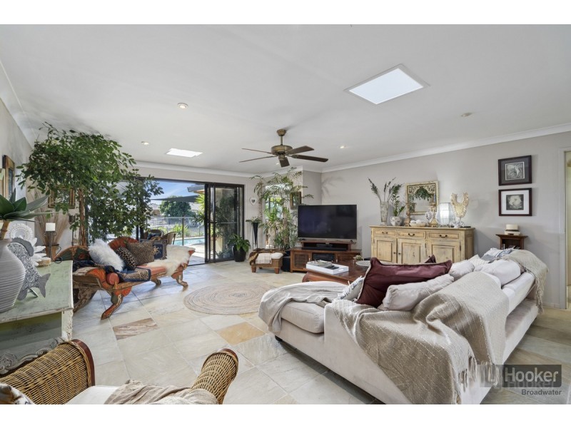 343 Bayview Street, Hollywell QLD 4216