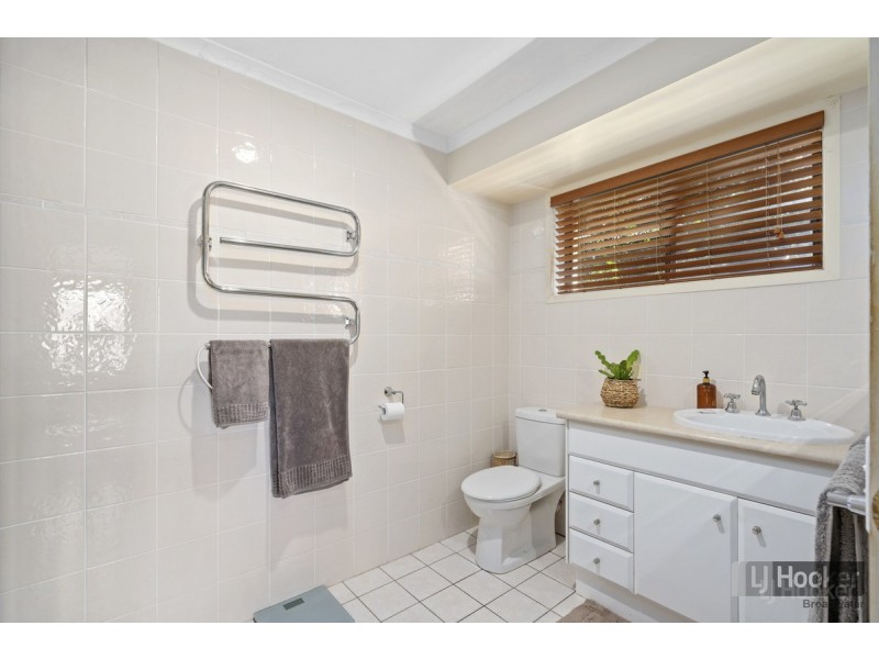 343 Bayview Street, Hollywell QLD 4216