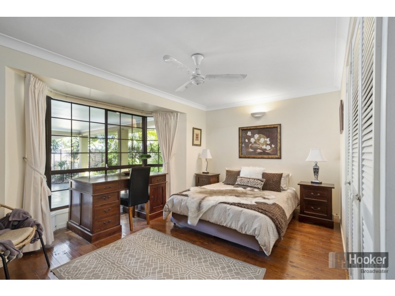 343 Bayview Street, Hollywell QLD 4216