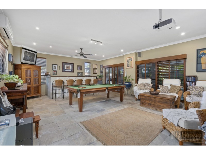 343 Bayview Street, Hollywell QLD 4216