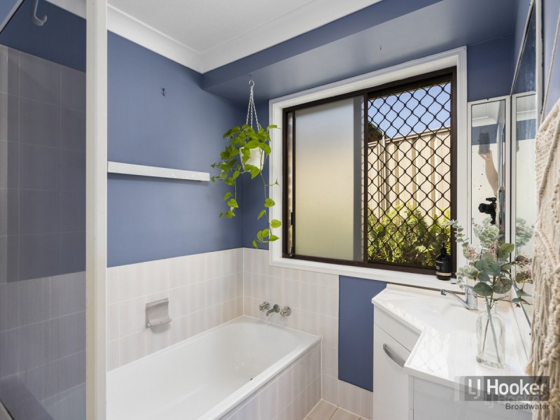 6 Batchworth Road, Molendinar QLD 4214