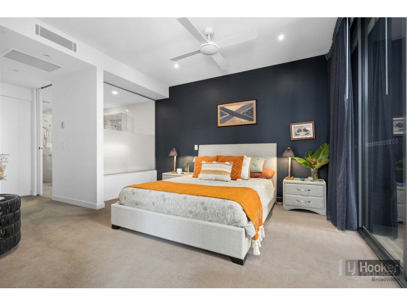2304/1 Marina Promenade, Paradise Point QLD 4216