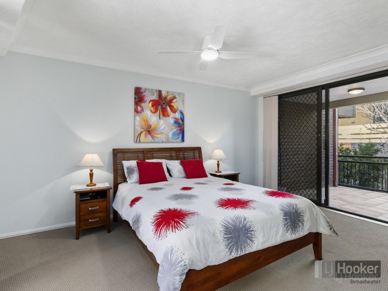 3/274 Marine Parade, Labrador QLD 4215