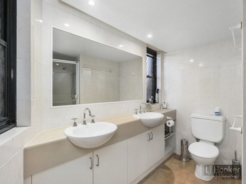 3/274 Marine Parade, Labrador QLD 4215