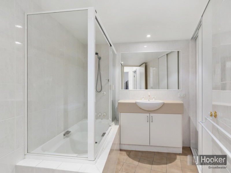 3/274 Marine Parade, Labrador QLD 4215