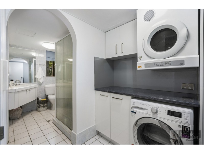 21/24 Hamilton Avenue, Surfers Paradise QLD 4217