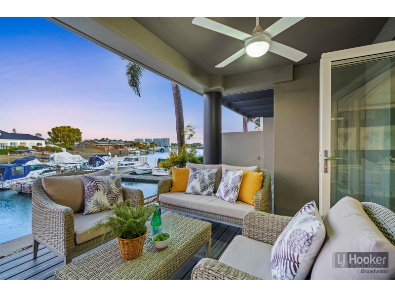 23/82-86 Limetree Parade, Runaway Bay QLD 4216