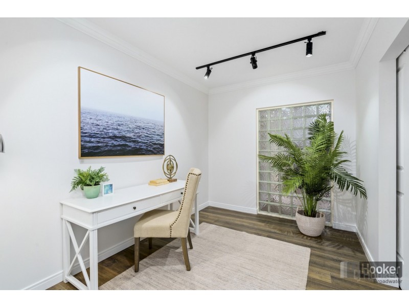 23/82-86 Limetree Parade, Runaway Bay QLD 4216