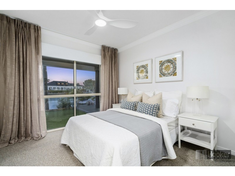 23/82-86 Limetree Parade, Runaway Bay QLD 4216