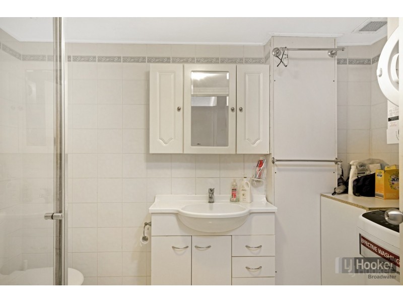 2/9 Bradford Street, Labrador QLD 4215