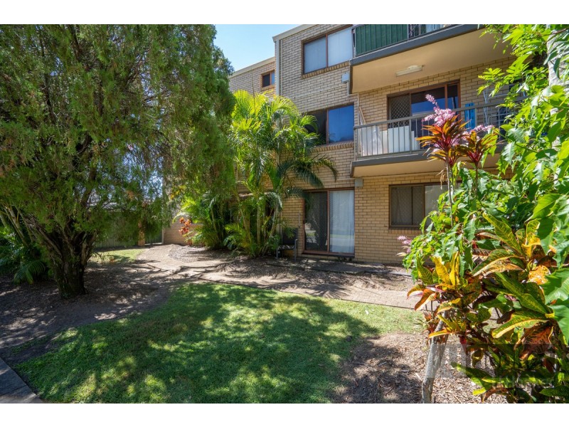 2/9 Bradford Street, Labrador QLD 4215