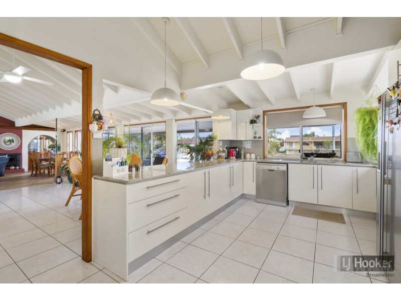 62 Oxley Drive, Paradise Point QLD 4216