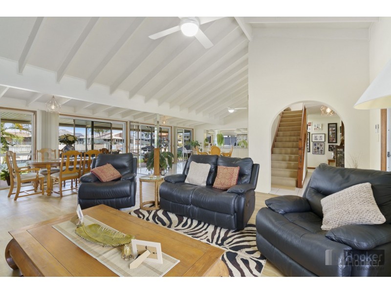 62 Oxley Drive, Paradise Point QLD 4216