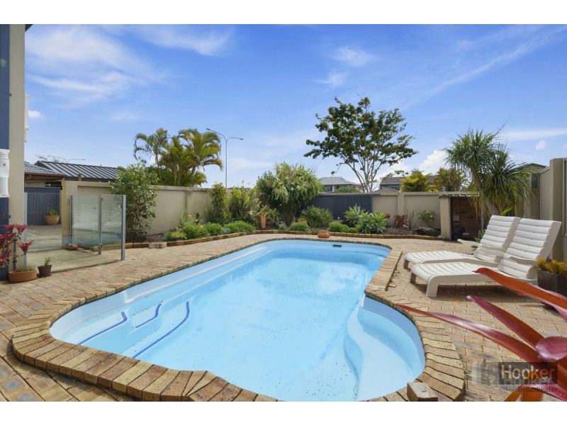 62 Oxley Drive, Paradise Point QLD 4216