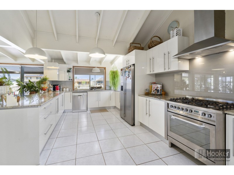 62 Oxley Drive, Paradise Point QLD 4216