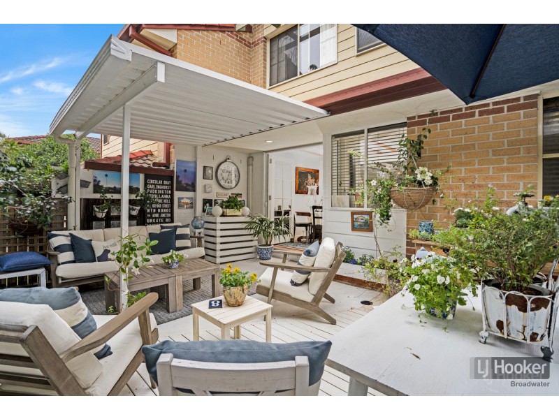 8/62-66 Brown Street, Labrador QLD 4215