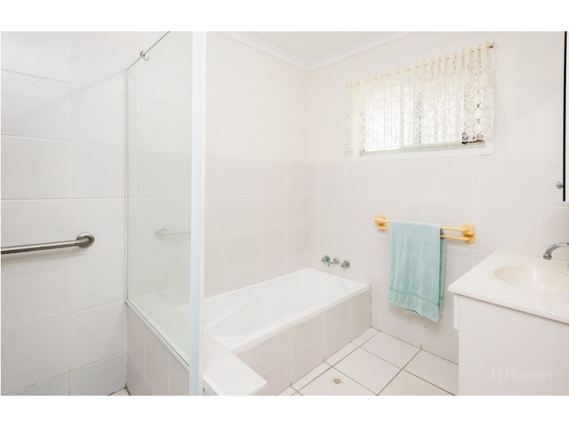 1/40 Milton Avenue, Paradise Point QLD 4216