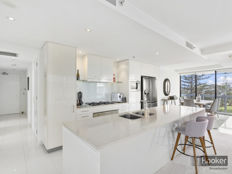 305/230 Marine Parade, Labrador QLD 4215