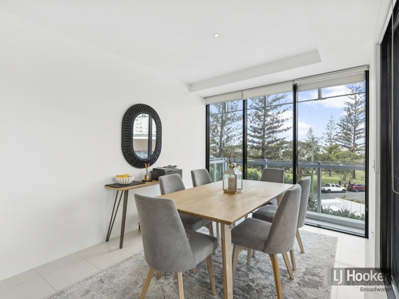 305/230 Marine Parade, Labrador QLD 4215