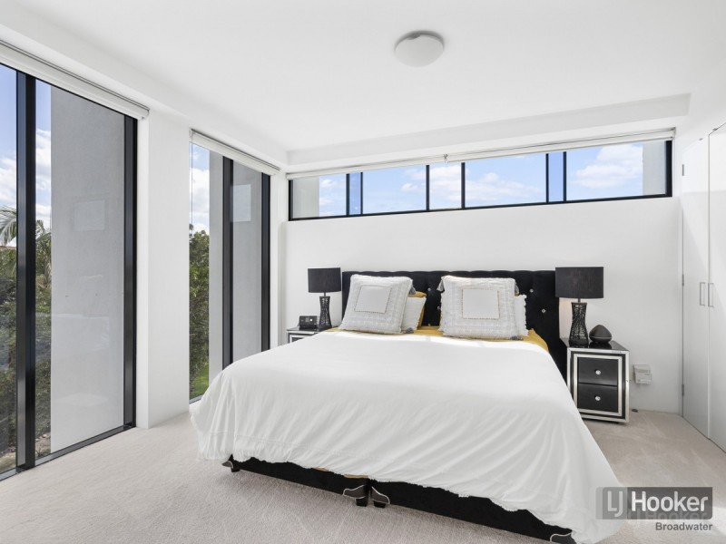 305/230 Marine Parade, Labrador QLD 4215