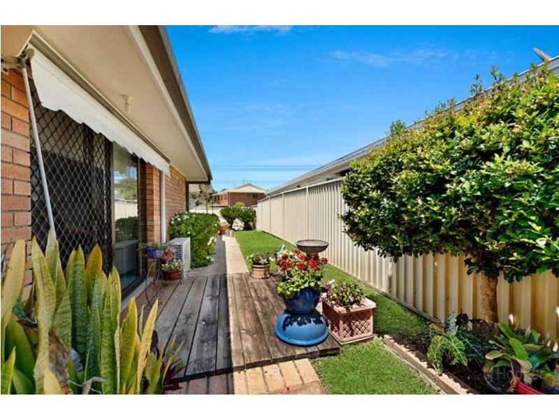 1/141 Central Street, Labrador QLD 4215