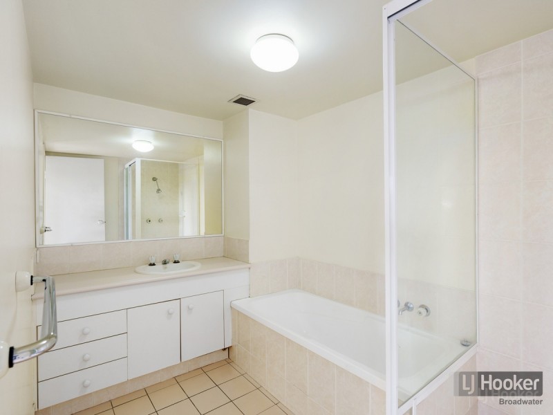 10/12 Whiting Street, Labrador QLD 4215