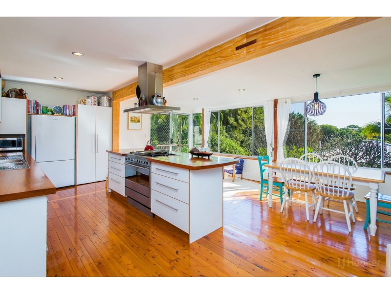35 Deakin Avenue, Southport QLD 4215