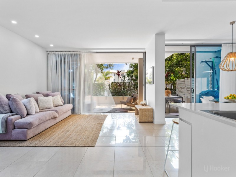2002/438 Marine Parade, Biggera Waters QLD 4216