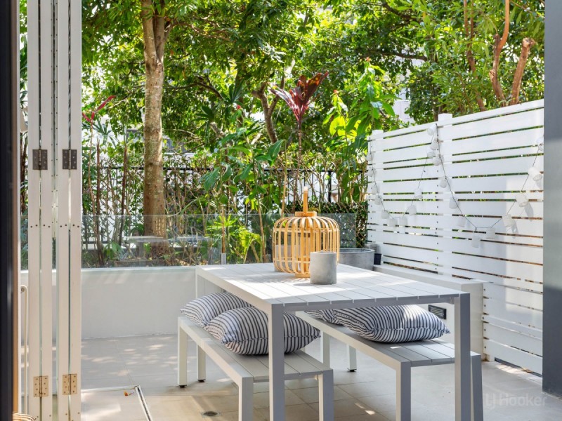 2002/438 Marine Parade, Biggera Waters QLD 4216