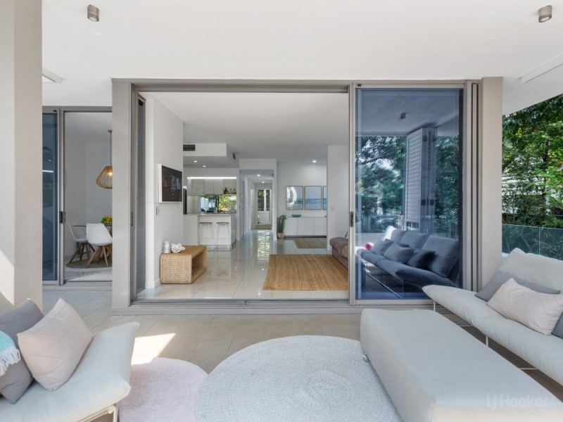 2002/438 Marine Parade, Biggera Waters QLD 4216