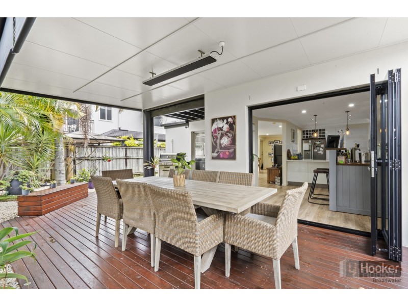 80/88-98 Limetree Parade, Runaway Bay QLD 4216