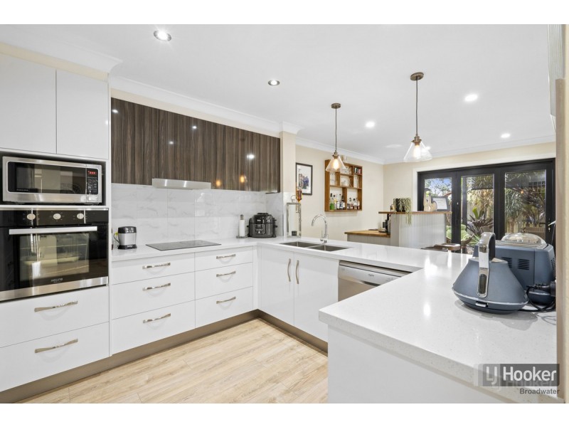 80/88-98 Limetree Parade, Runaway Bay QLD 4216