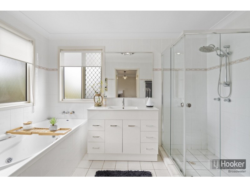 80/88-98 Limetree Parade, Runaway Bay QLD 4216