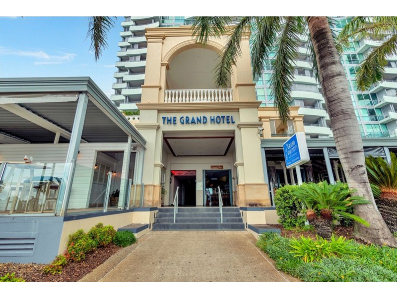 164 Government Road, Labrador QLD 4215