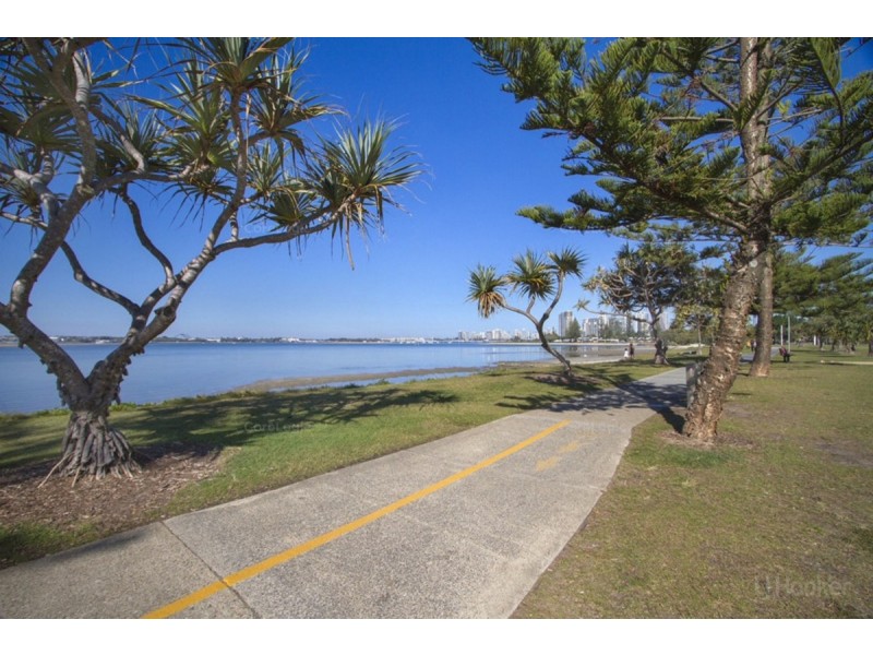 164 Government Road, Labrador QLD 4215