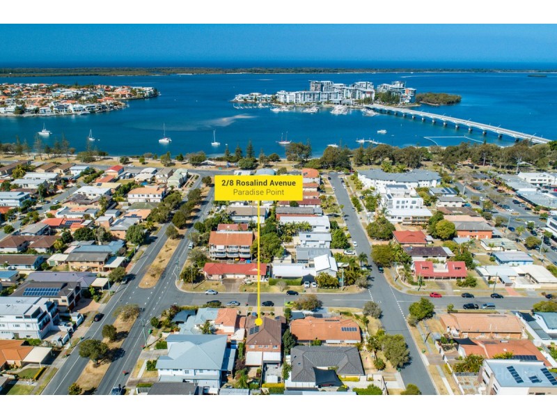 2/8 Rosalind Avenue, Paradise Point QLD 4216