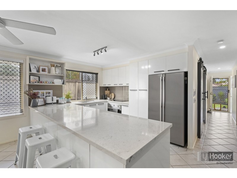 2/4 Joshua Close, Arundel QLD 4214