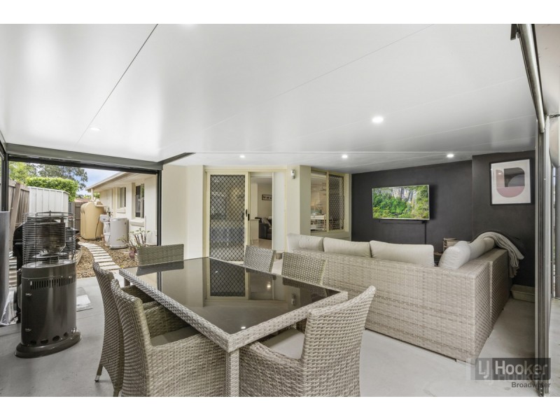 2/4 Joshua Close, Arundel QLD 4214