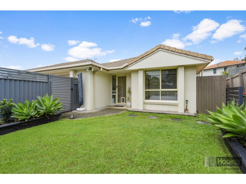 2/4 Joshua Close, Arundel QLD 4214