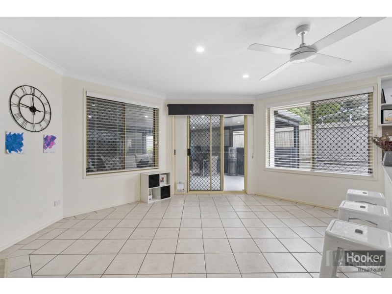 2/4 Joshua Close, Arundel QLD 4214