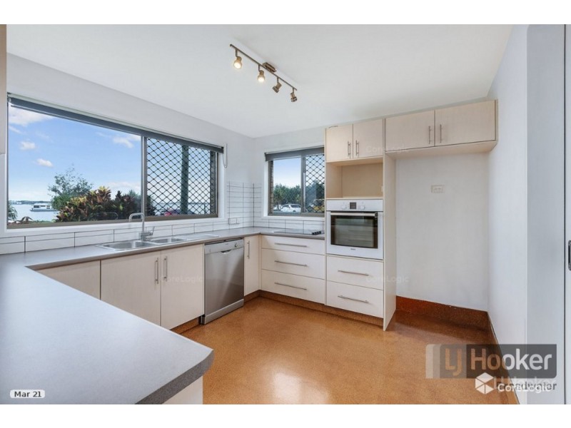 1/250 Marine Parade, Labrador QLD 4215