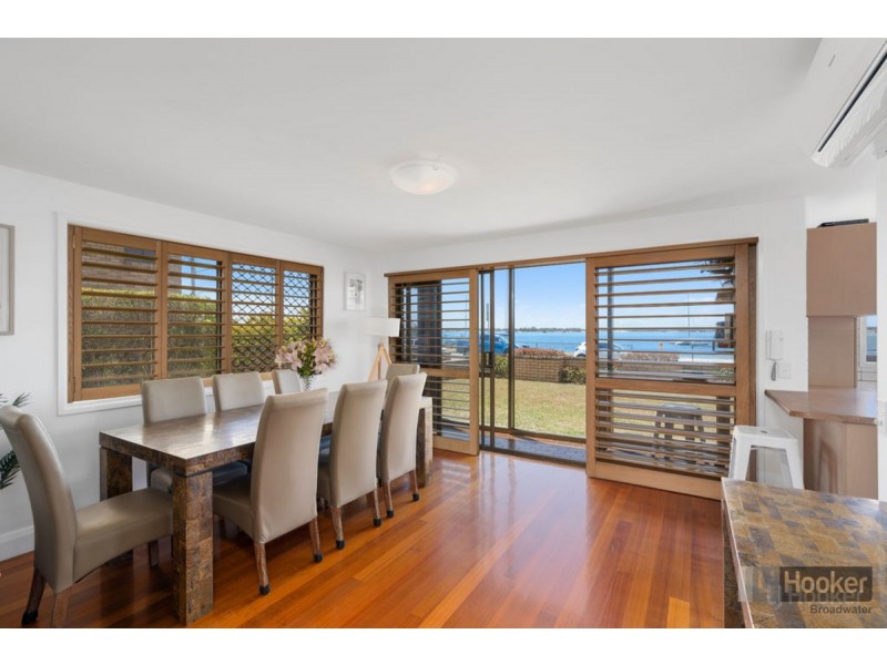 1/250 Marine Parade, Labrador QLD 4215