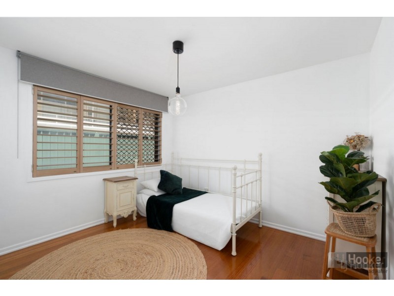 1/250 Marine Parade, Labrador QLD 4215