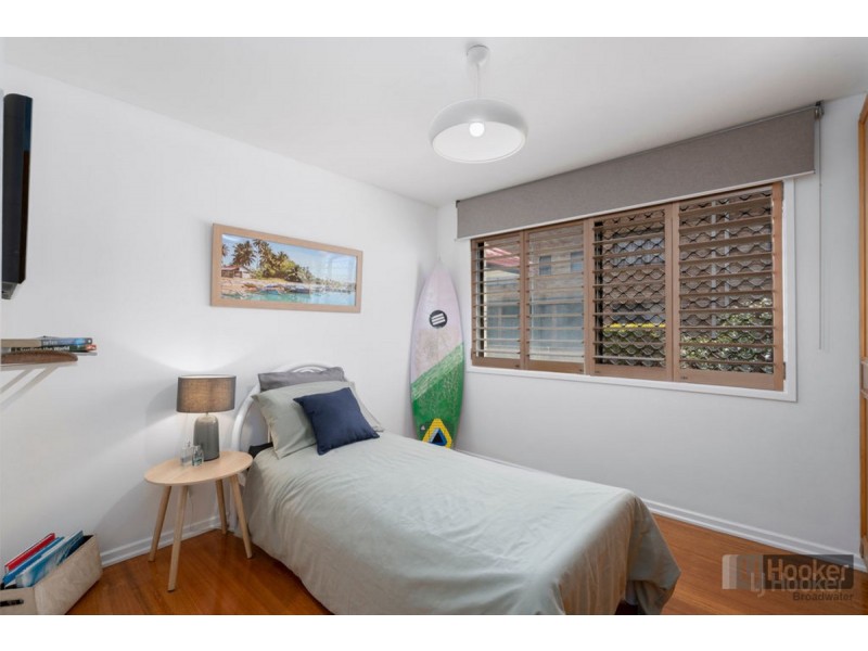 1/250 Marine Parade, Labrador QLD 4215