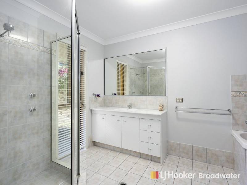 12 Grimsdyke Court, Molendinar QLD 4214